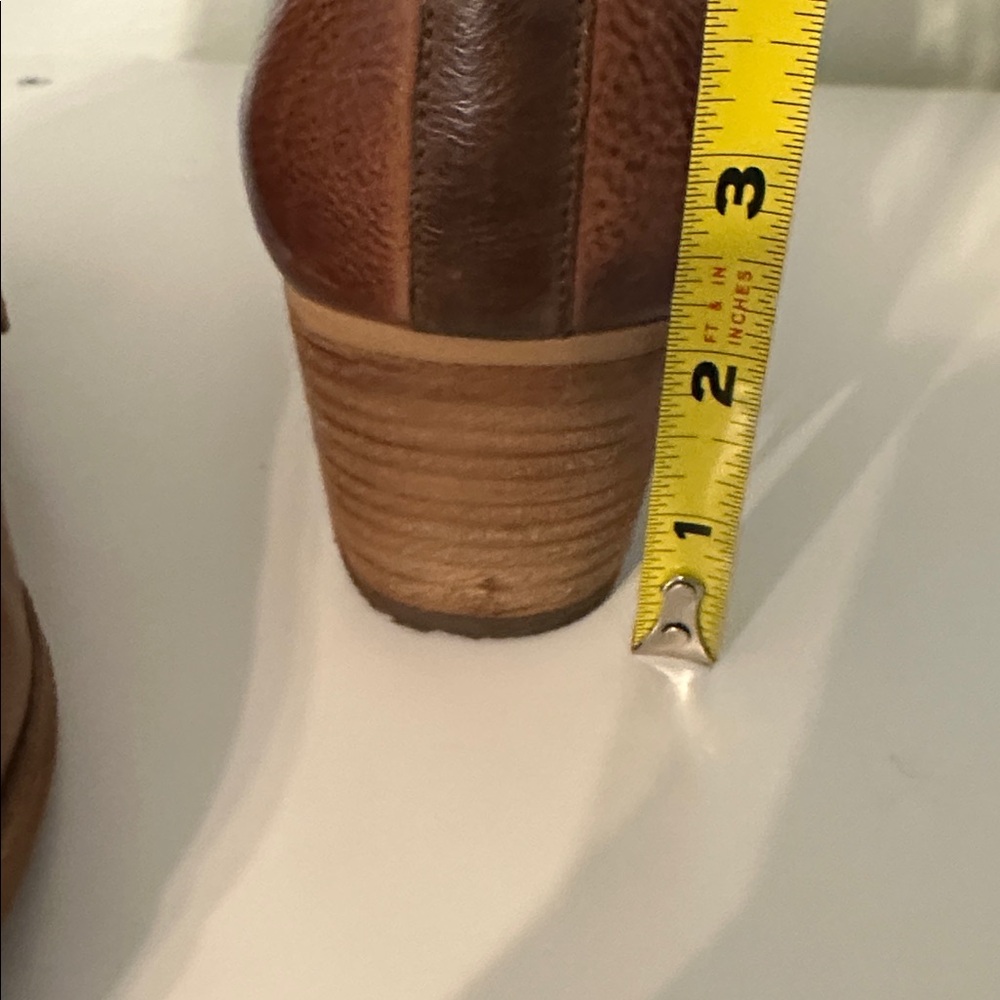 Clark’s Artisan Collection Cognac Tan Brown Leather Booties Size 11 - Picture 10 of 11